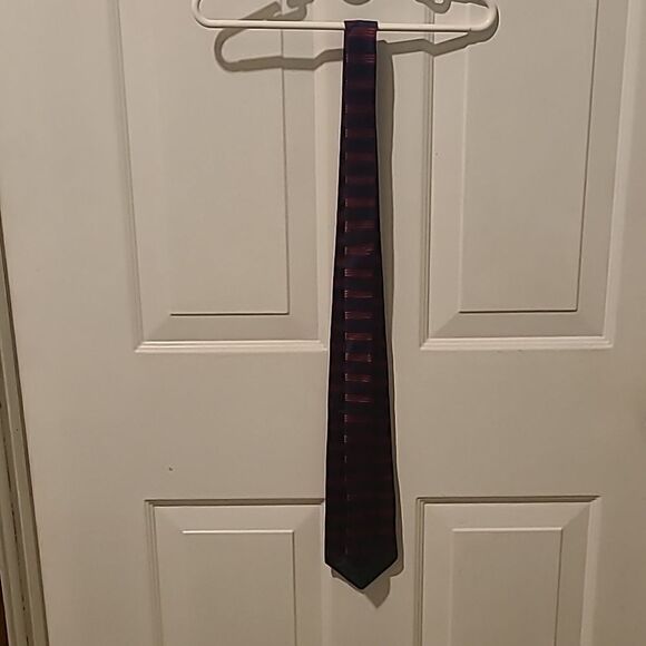 Tommy Hilfiger Red and Navy Silk Tie - Picture 3 of 5